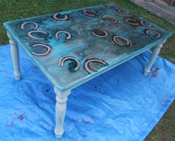 4 the horse shoe table